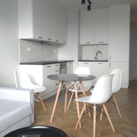 Airport 3Rooms New Apartment With Parking Warsaw Exterior photo