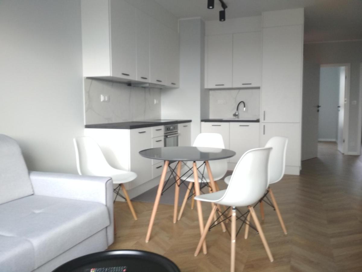 Airport 3Rooms New Apartment With Parking Warsaw Exterior photo